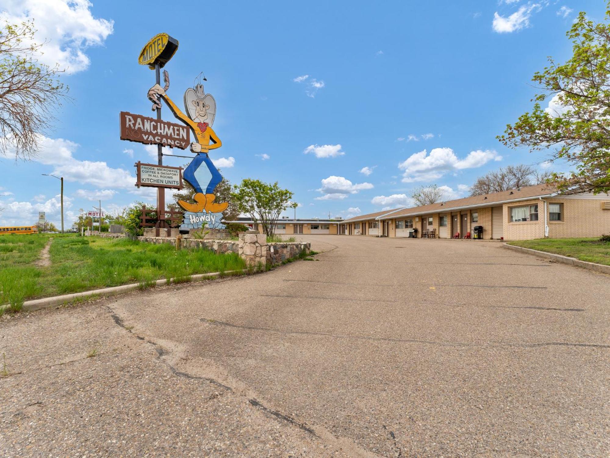 Ranchmen Motel Medicine Hat Exterior foto